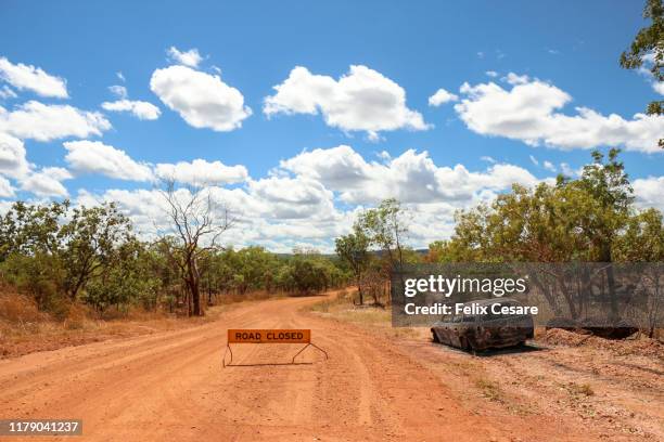 road closed, australian outback - alice springs stock-fotos und bilder