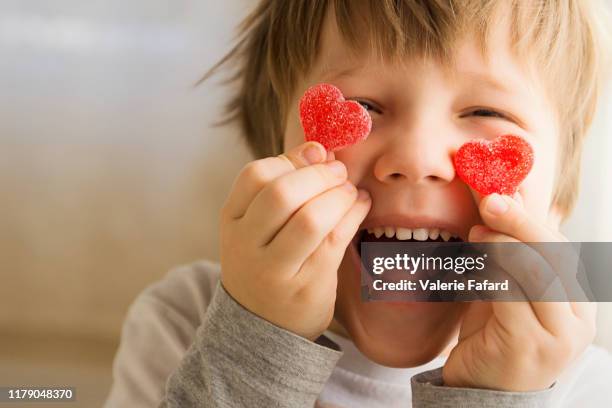 petits coeurs - valentines candy stock pictures, royalty-free photos & images