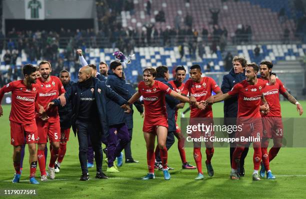 Players of ACF Fiorentina celebrate the victory after the Serie A match between US Sassuolo and ACF Fiorentina at Mapei Stadium - Città del Tricolore...