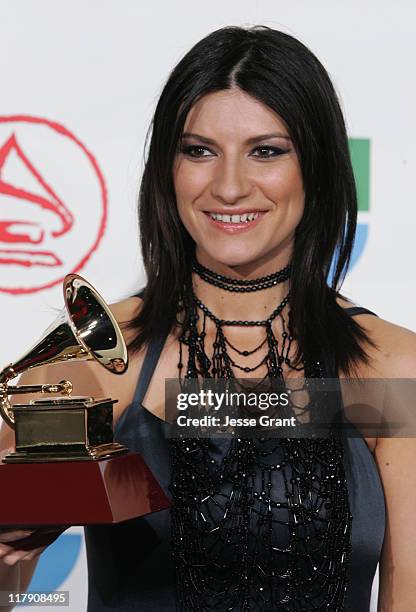 Laura Pausini, winner of Best Female Pop Vocal Album for "Escucha"