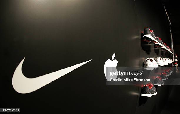 Atmosphere during the unveiling of a partnership between Nike and Apple announcing the Nike+iPod, which combines the Nike Air Zoom Moire and the...