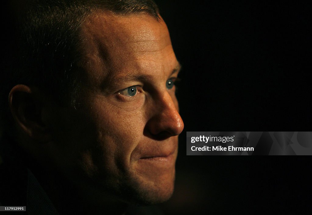 Nike and Apple Announce the Launch of the Nike+iPod - May 23, 2006