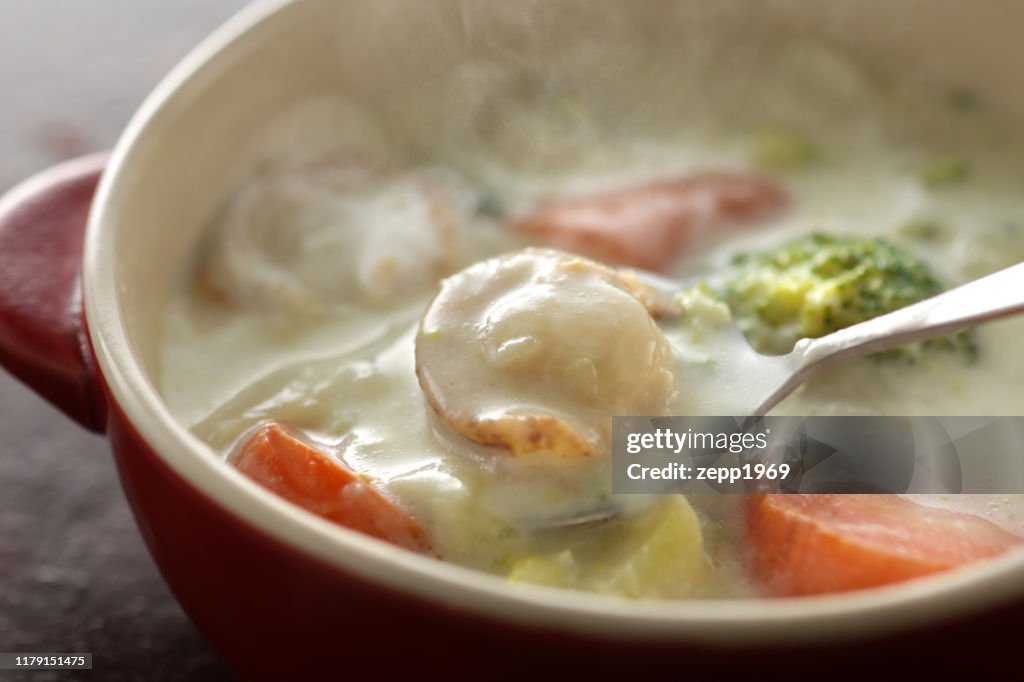 Steamed scallop clam chowder