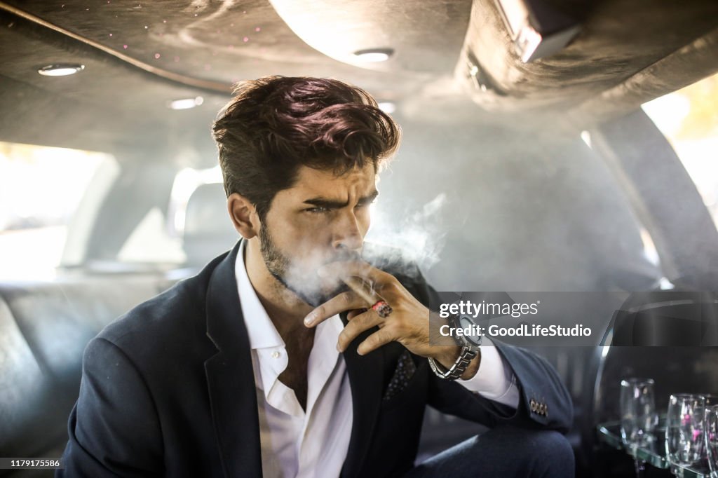 Fumar un cigarro