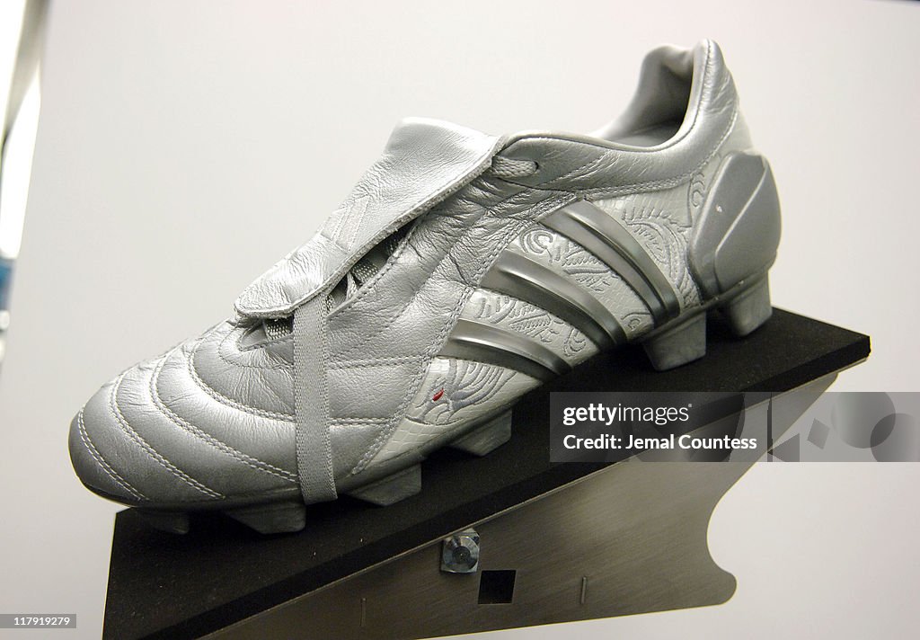 David Beckham Predator Pulse Boot during David Beckham and adidas... de noticias Getty Images