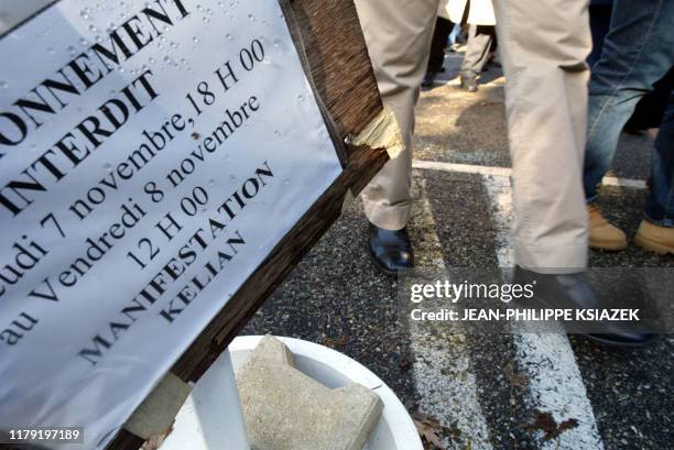 Plus d'un millier de personnes manifestent lors de l'opération ville morte, le 08 novembre 2002 à Romans-sur-Isère pour l'emploi et la survie du...