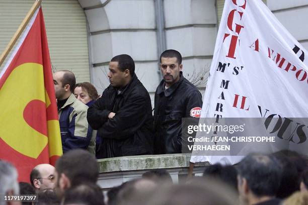 Les salariés de l'usine Daewoo-Orion de Mont-Saint-Martin sont réunis le 31 décembre 2002 devant la mairie de Longwy pour interpeller les élus sur...