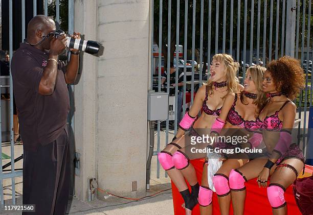 Lawrence Taylor photographing players of Team Euphoria