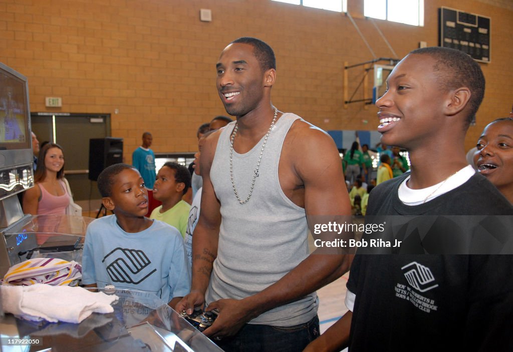Kobe Bryant Unveils The New PlayStation Game "NBA 07" - August 18, 2006