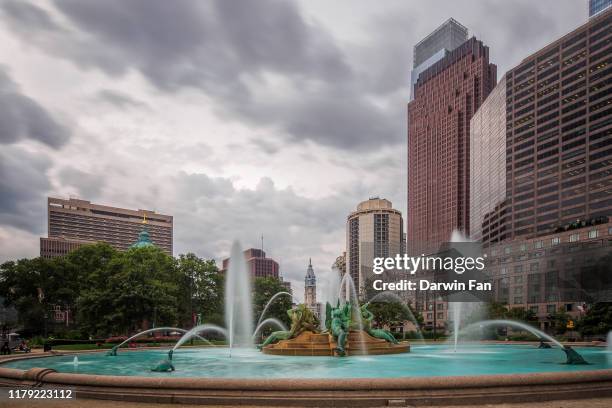 swann memorial fountain, philadelphia - swann memorial fountain stock pictures, royalty-free photos & images