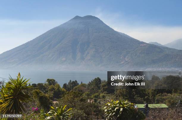 volcan del fuego volcano - guatemala bildbanksfoton och bilder