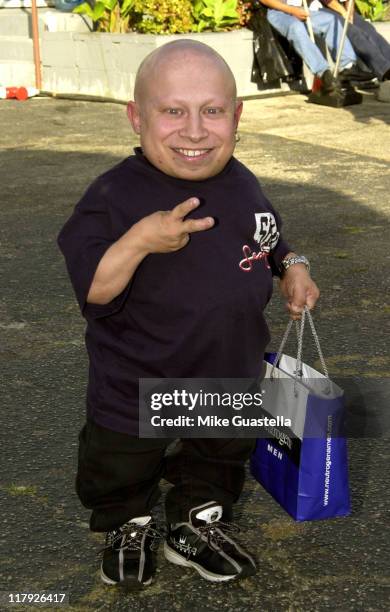 Verne Troyer with his Neutrogena gift bag. During Nickelodeon's 15th Annual Kids Choice Awards - Backstage at Barker Hangar in Santa Monica,...