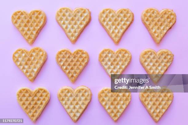 heart waffles - waffle stock-fotos und bilder