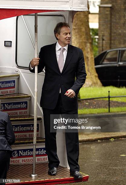 48 World Cup Tony Blair Signs England Fans Tour Bus Photos & High Res
