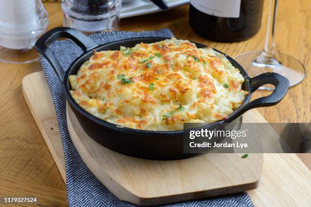 shepherd's pie - mashed potatoes stock pictures, royalty-free photos & images