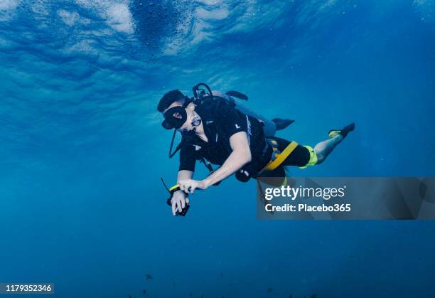 Dive Computer Photos and Premium High Res Pictures - Getty Images