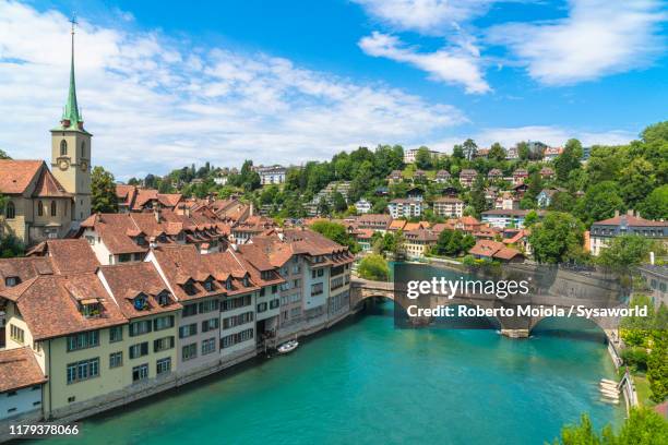 aare river and old town (altstadt), bern, switzerland - bern stock-fotos und bilder