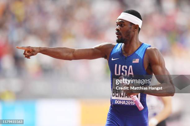 Rai Benjamin of the United States celebrates winning gold for the United States in the Men's 4x400 metres relay final during day ten of 17th IAAF...