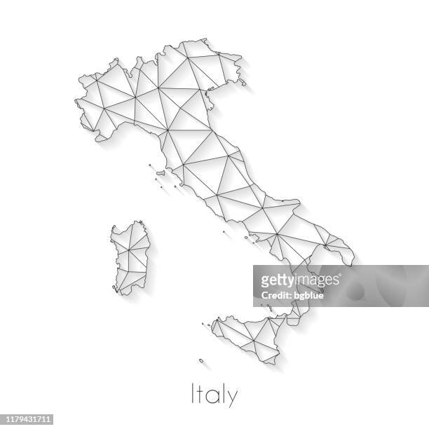 illustrazioni stock, clip art, cartoni animati e icone di tendenza di connessione mappa italia - mesh di rete su sfondo bianco - modalità wire frame