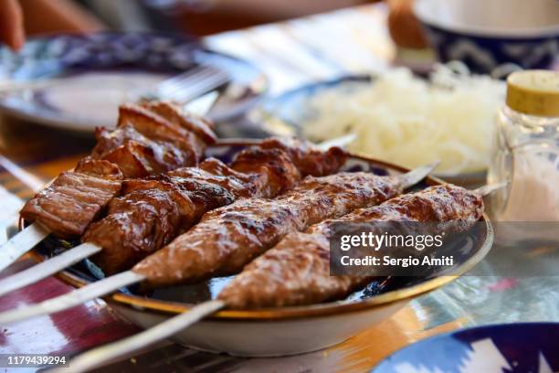 uzbek shashlik - schaschlik stock-fotos und bilder