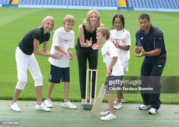 Paula Radcliffe, Gabby Logan, Jason Robinson and School Kids