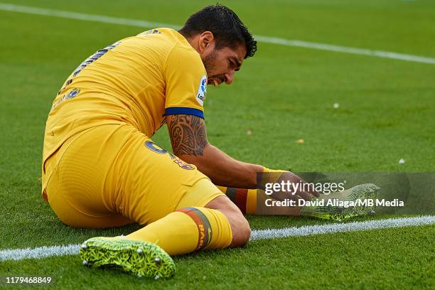 Luis Suarez of FC Barcelona reacts on the pitch during the Liga match between Levante UD and FC Barcelona at Ciutat de Valencia on November 2, 2019...