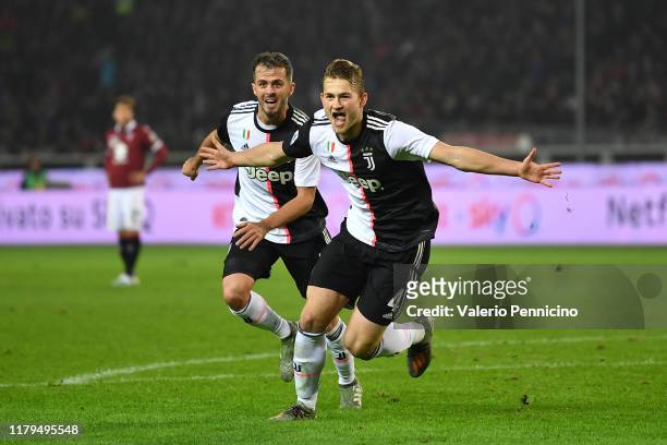 Matthijs de Ligt of Juventus celebrates aftyer scored the opening goal during the Serie A match between Torino FC and Juventus at Stadio Olimpico di...