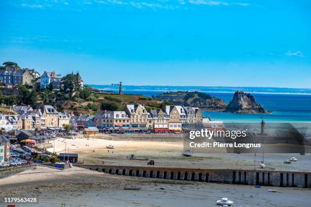 city of cancale in brittany, architecture and coastline at low tide, ocean in backdrop - cancale stock pictures, royalty-free photos & images