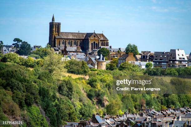 city of cancale and st méen church in brittany - cancale fotografías e imágenes de stock