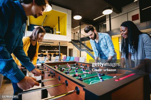 foosball break - teamsport stockfoto's en -beelden