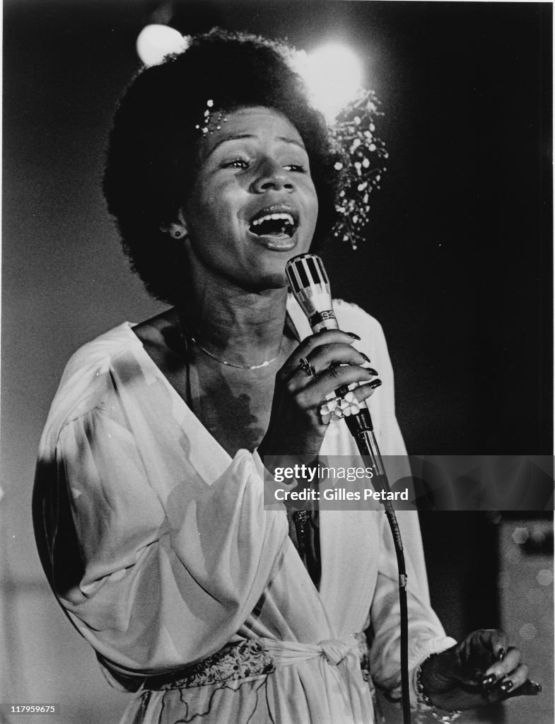 Mannie Riperton Minnie Riperton performs on a TV show, USA, 1975. News Photo - Getty Images
