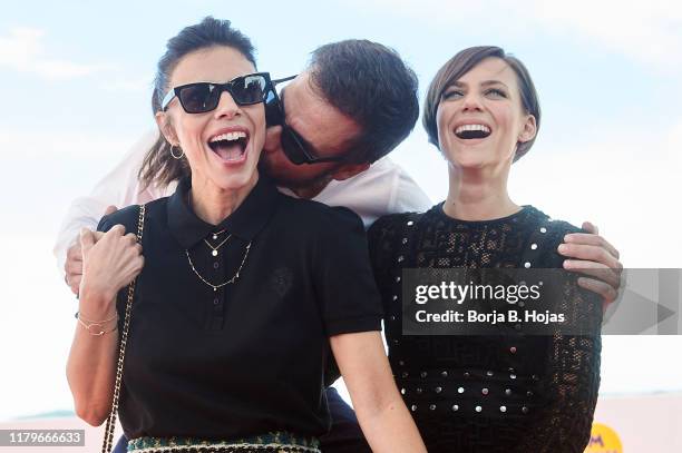 Actress Maribel Verdú, actor Daniel Grao and actress Aura Garrido attends photocall of 'El Asesino de los Caprichos' on October 07, 2019 in Sitges,...