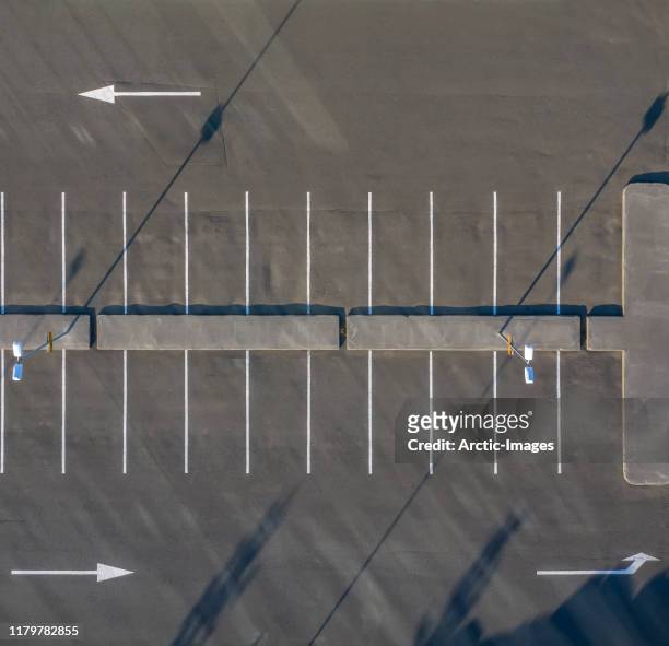 aerial - empty parking lot. - empty parking lot stockfoto's en -beelden