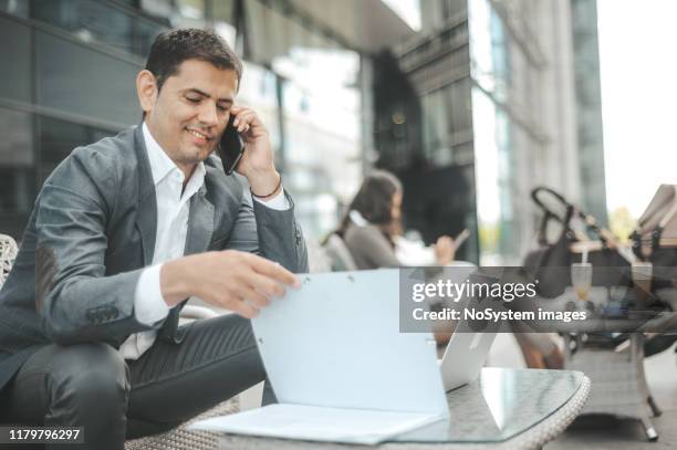 insurance agent writing an report - car accident report stock pictures, royalty-free photos & images