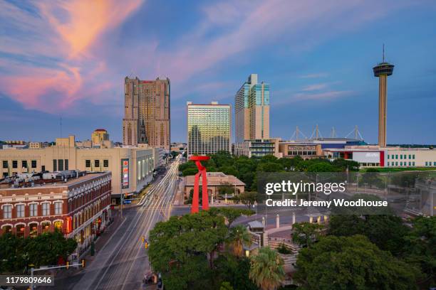 elevated view of the san antonio skyline at dusk - san antonio - fotografias e filmes do acervo