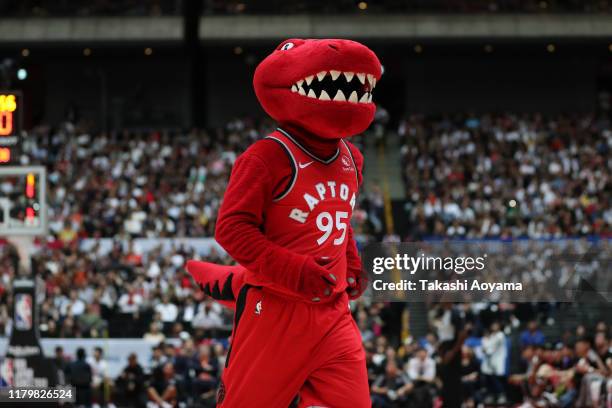 Riverside Raptors Rvc Mascot 13,974 The Raptor Mascot Stock Photos, High-Res Pictures, and Images ...