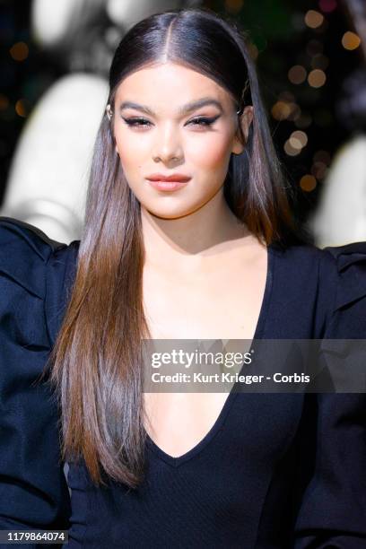 Hailee Steinfeld photographed at the premiere of 'Bumblebee' at the Sony Center on December 3, 2018 in Berlin, Germany.