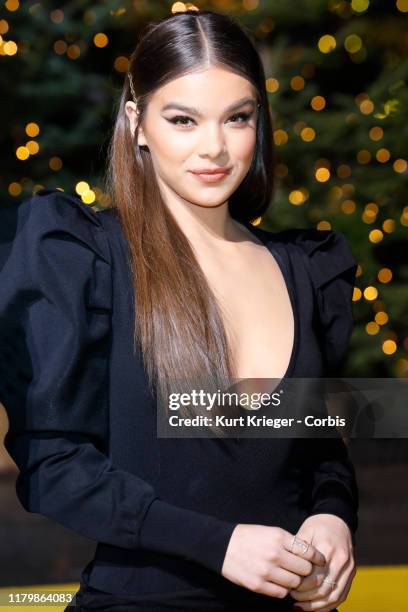 Hailee Steinfeld photographed at the premiere of 'Bumblebee' at the Sony Center on December 3, 2018 in Berlin, Germany.