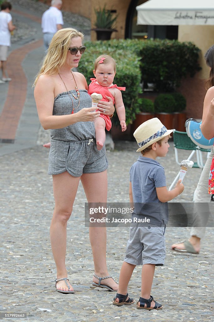 Jessica Capshaw and her children Eve Augusta Gavigan and Luke Hudson