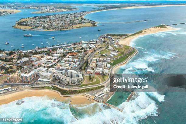 aerial view of newcastle beach - v new south wales stockfoto's en -beelden