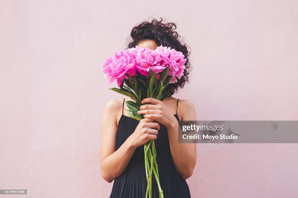 ¡No necesitas a alguien más para comprarte flores!