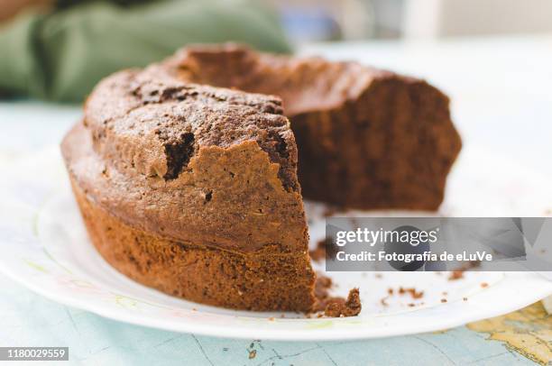 homemade chocolate pie - chocolate pie stockfoto's en -beelden