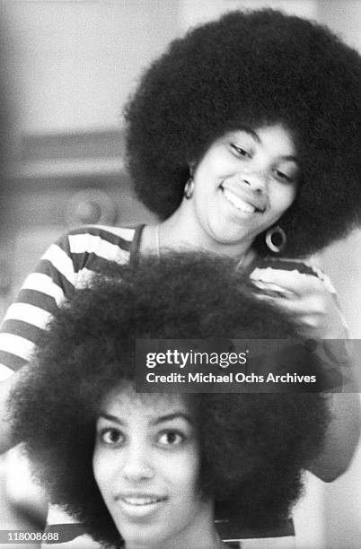 Charmaine Sylvers and Olympia Sylvers of the R and B group The Sylvers backstage at Caesar's Palace on June 9, 1972 in Los Angeles, California.
