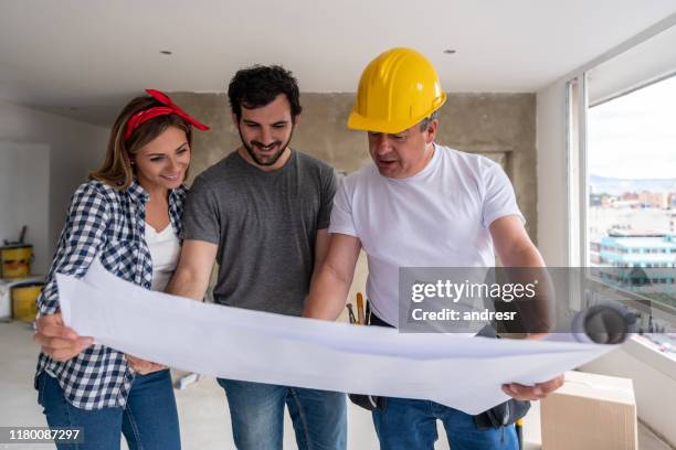Client Contractor Engineer Contractor Construction Working With Client Photos and Premium High Res ...