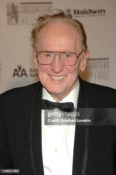 Les Paul during 36th Annual Songwriters Hall of Fame Induction Ceremony - Arrivals at Marriott Marquis Hotel in New York City, New York, United...