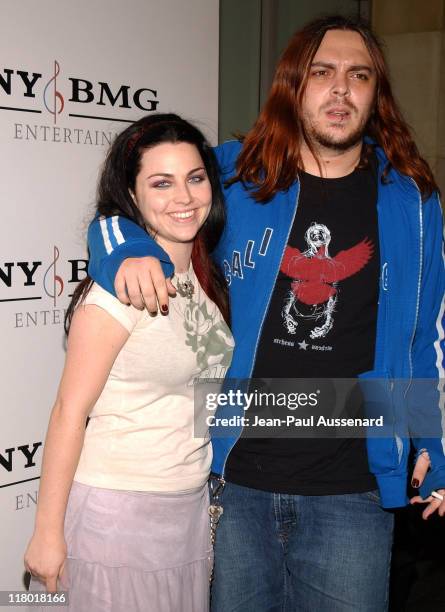 Amy Lee of Evanescence and Shaun Morgan of Seether News Photo - Getty Images