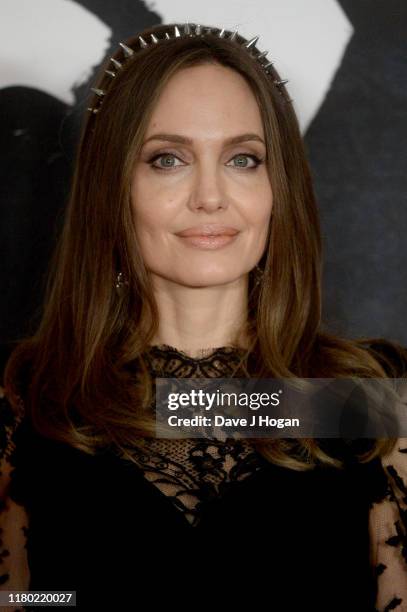 Angelina Jolie attenda a photocall for "Maleficent: Mistress of Evil" at Mandarin Oriental Hotel on October 10, 2019 in London, England.