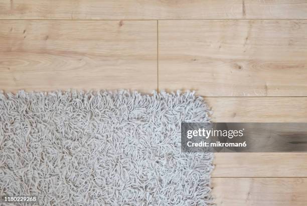 wooden floor and rug - floorboard 個照片及圖片檔