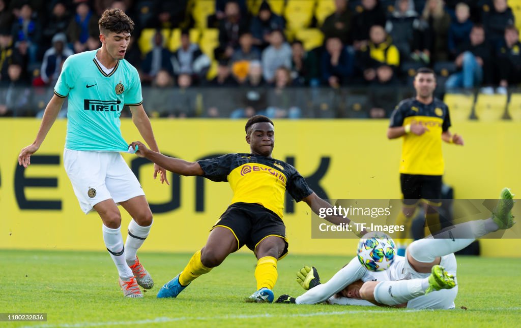 Borussia Dortmund U19 v Inter Mailand U19 - UEFA Youth League