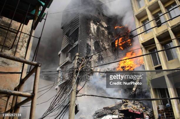 Balogun market fire outbreak Huge blazing fire breaks out at a busy shopping hub in the central business district of Lagos, Nigeria. A fire guts a...